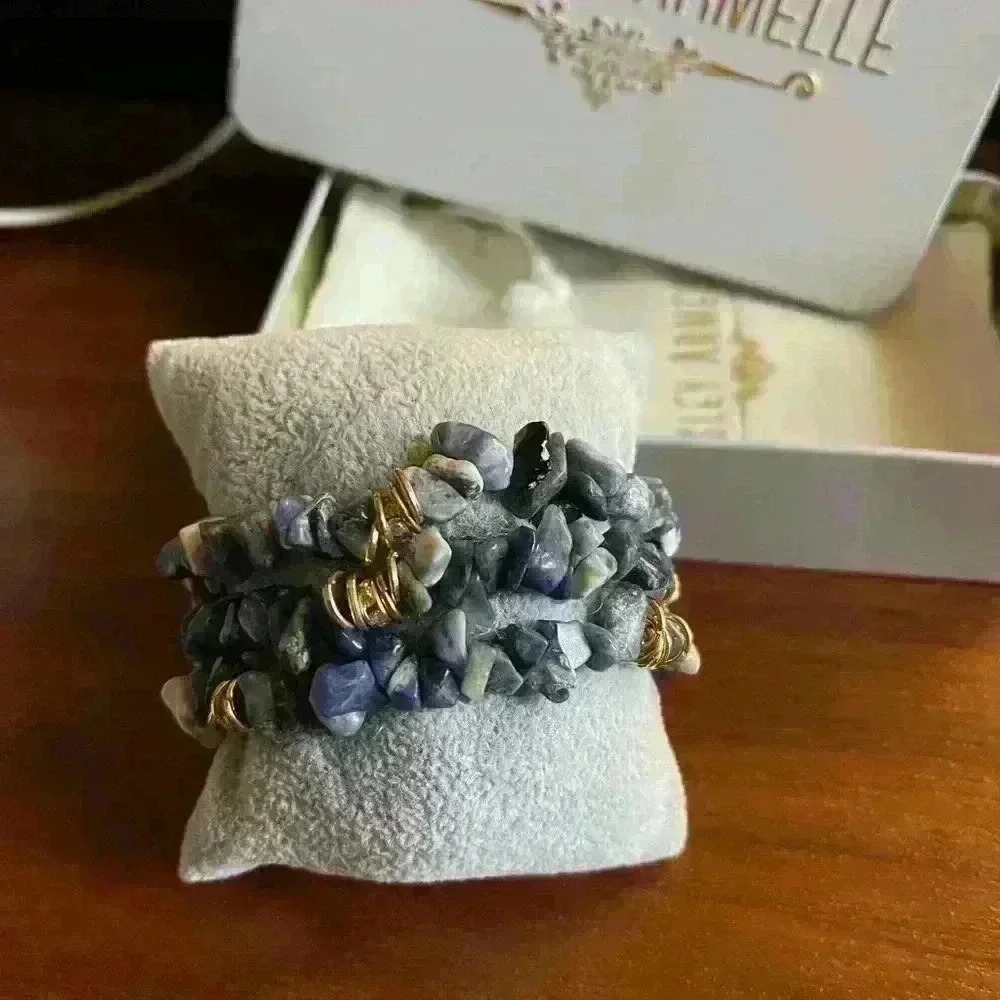 Kinsley Armelle indigo cluster bracelet set. - Picture 2 of 3